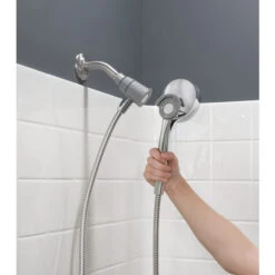Moen - Magnetic-Docking Handheld Showerhead - 3.5" - Chrome