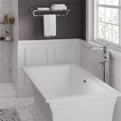American Standard Town Square 36-in X 68-in White Acrylic Rectangular Centre Drain Freestanding BathTub